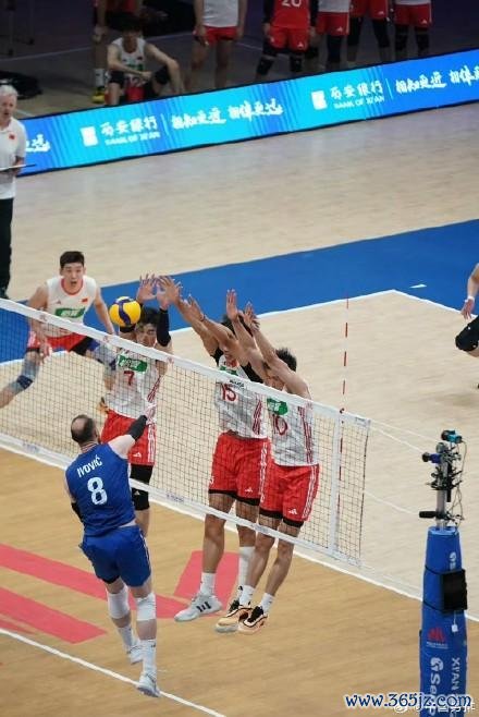 中国男排3-0横扫塞尔维亚 赛季首胜鼓舞东说念主心