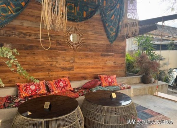 体育游戏app平台周围的当然环境搭配着店铺仿佛在画中！庾村广